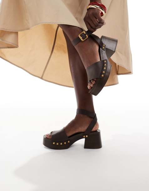 Bershka - Klompen met studs in bruin - view 1