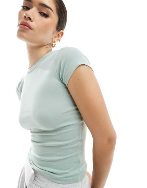 Bershka – Knapp geschnittenes T-Shirt in Blassgrün - view 1
