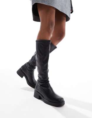 knee high clean boots in black