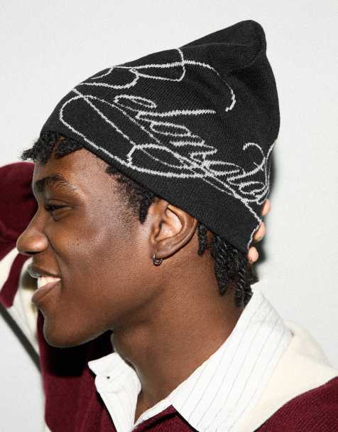 Bershka Knitted beanie in black - view 1