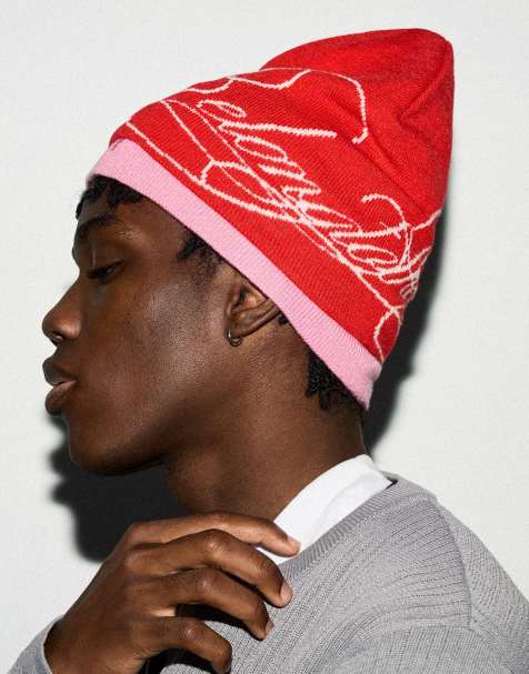Bershka Knitted beanie in red - view 1