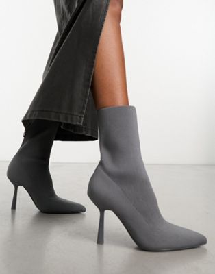  knitted heeled boots in charcoal