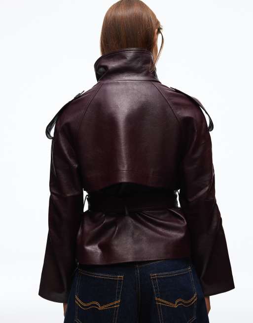 Bershka kort trenchcoat i læderlook i burgundy, 3 af 5
