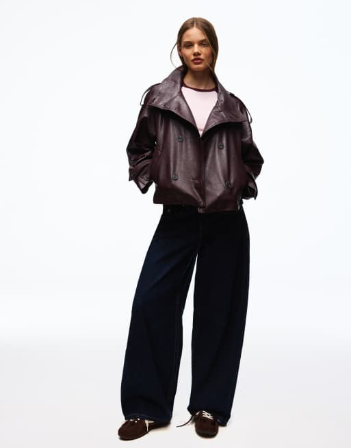 Bershka kort trenchcoat i læderlook i burgundy, 4 af 5