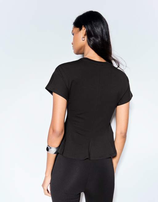 Bershka kortærmet peplum-T-shirt i sort, 3 af 5