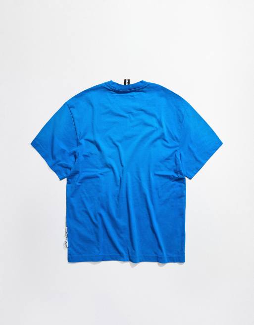 Bershka kortærmet T-shirt med out of core-patch i denimblå, 7 af 7