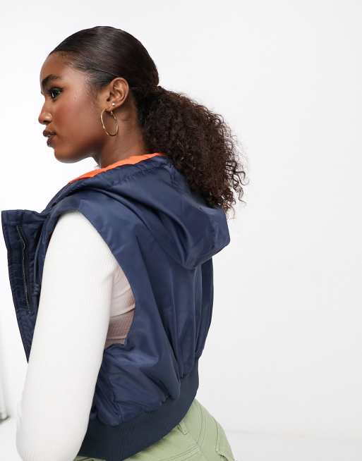 Bershka – Kurz geschnittene Utility-Weste in Marineblau mit Kontrastkapuze, 3 von 4