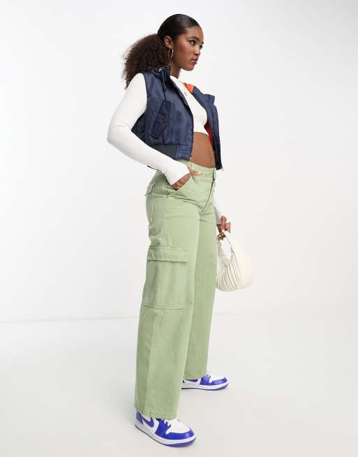 Bershka – Kurz geschnittene Utility-Weste in Marineblau mit Kontrastkapuze, 4 von 4