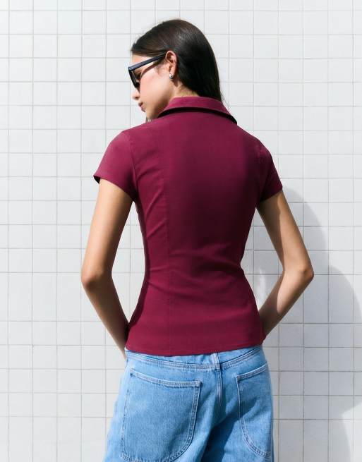 Bershka – Kurzärmlige Hemdbluse in Burgunderrot mit Reißverschluss und Print, 3 von 5