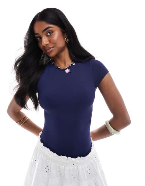 Bershka – Kurzärmliger Body aus Polyamid in Marineblau - view 1