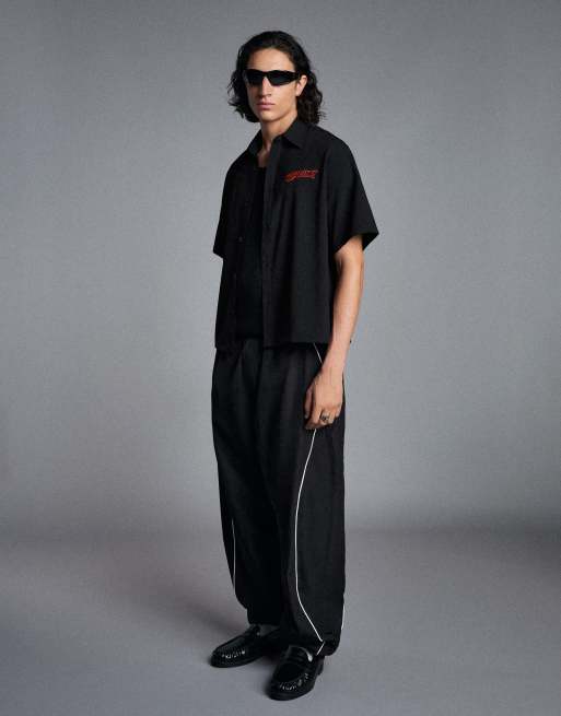 Bershka – Kurzärmliges, besticktes Hemd in Schwarz, 4 von 5