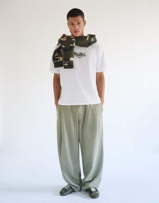 Bershka – Kurzärmliges, kastiges T-Shirt in Weiß mit Print, 2 von 5