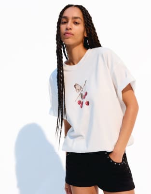 Bershka - Kurzärmliges Oversize-T-Shirt in Weiß mit Print