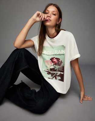 Bershka - Kurzärmliges Oversize-T-Shirt in Weiß mit Print