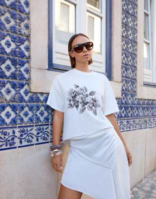 Bershka - Kurzärmliges Oversize-T-Shirt in Weiß mit Print