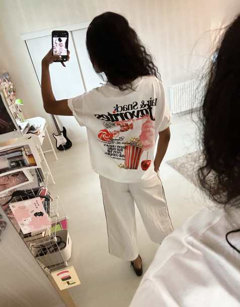 Bershka – Kurzärmliges Oversize-T-Shirt in Weiß - view 1