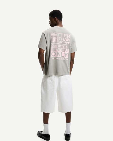 Bershka – Kurzärmliges T-Shirt in gewaschenem Grau mit Print - view 1