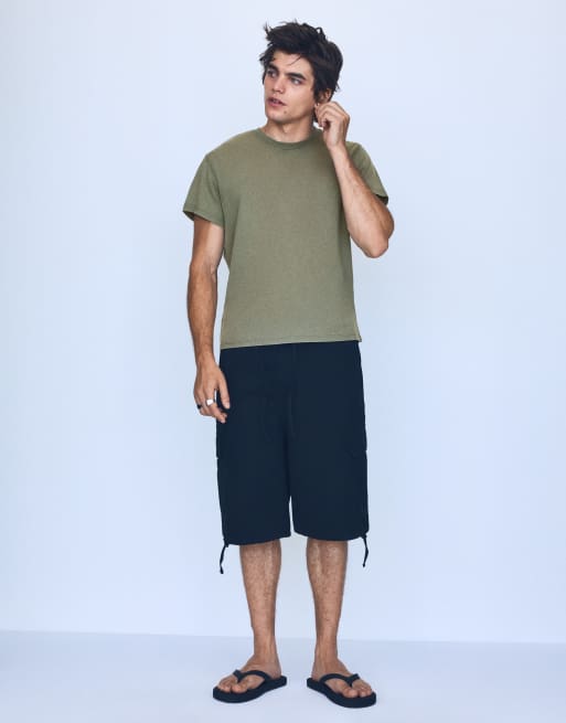 Bershka Kurzärmliges T-Shirt in Khaki, 2 von 4