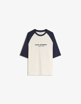 Bershka - Kurzärmliges T-Shirt in Marineblau mit Print