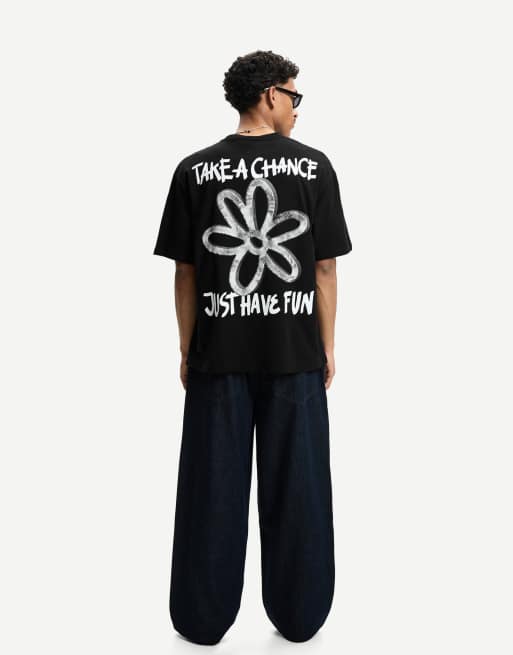 Bershka – Kurzärmliges T-Shirt in Schwarz mit Print