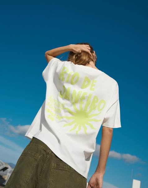 Bershka – Kurzärmliges T-Shirt in Weiß mit Print - view 1