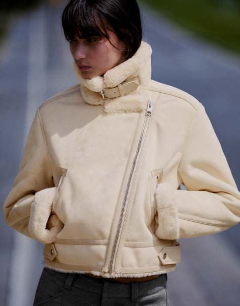 Bershka kurze doppelseitige Bikerjacke in Ecru - view 1