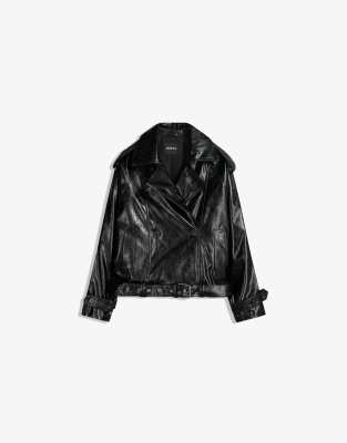 Bershka - Kurze Trench-Jacke aus Kunstleder in Schwarz