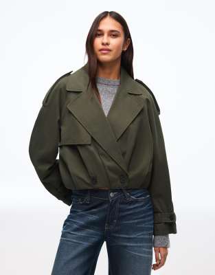 Bershka - Kurze Trenchjacke in Khaki mit Ballon-Passform-Grün