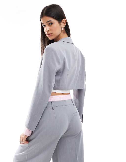Bershka – Kurzer Blazer in Grau mit gestreiften Manschetten, Kombiteil, 3 von 4
