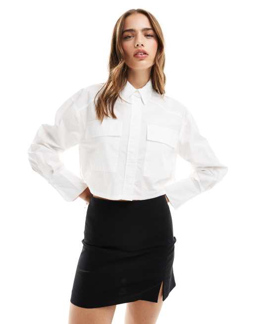 Bershka – Kurzes Utility-Hemd in Weiß
