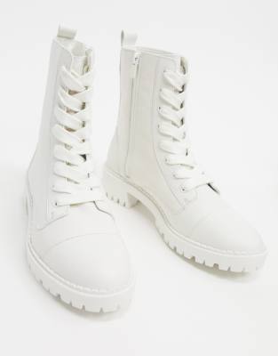 white boots bershka