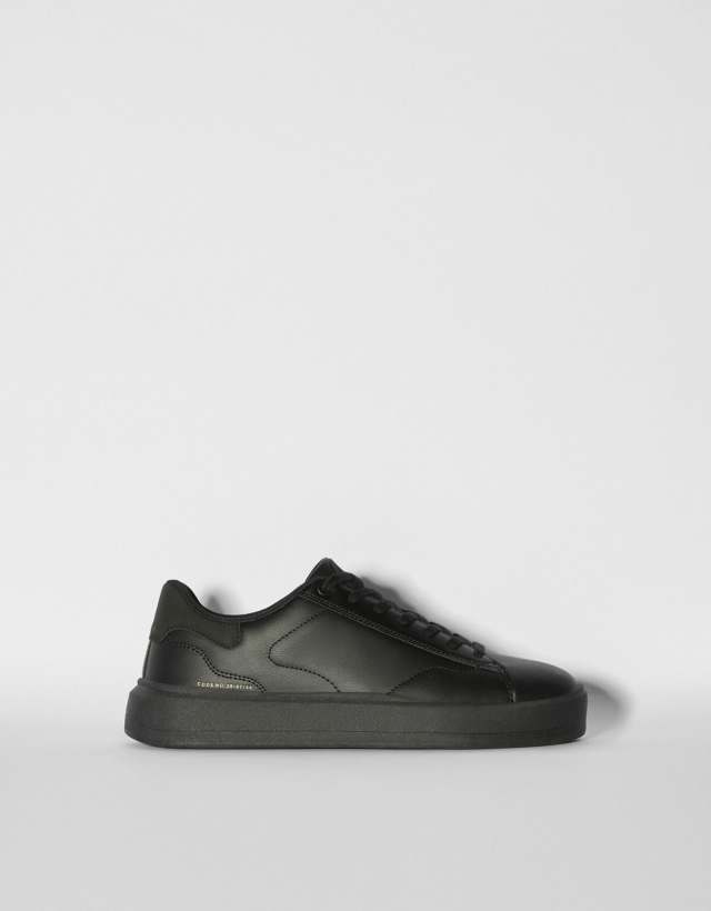 Bershka lace up sneakers black