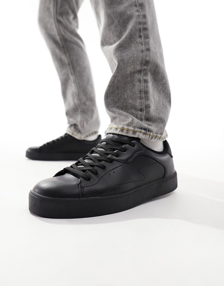lace up sneakers in black