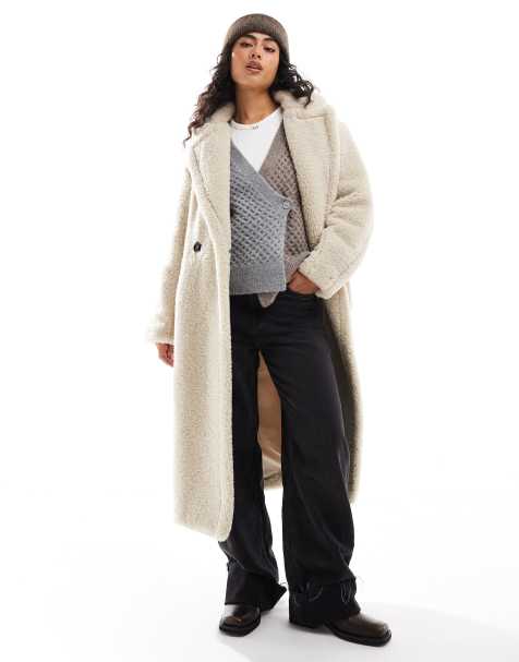 Bershka – Lang geschnittener Oversize-Mantel aus Lammfellimitat in Ecru - view 1