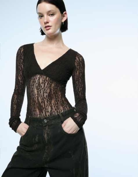 Bershka – Langärmliger Body aus Spitze in Braun - view 1