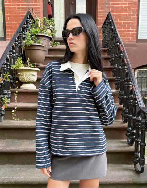 Bershka – Langärmliges Shirt in Marineblau mit Polokragen - view 1