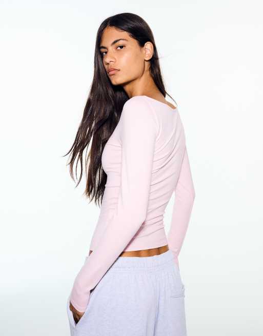 Bershka Langärmliges T-Shirt mit Bindverschluss am Ausschnitt in Pink, 3 von 5