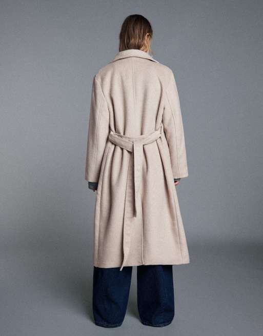 Bershka lange jas met opstaande boord en riem in beige, 3 van 5