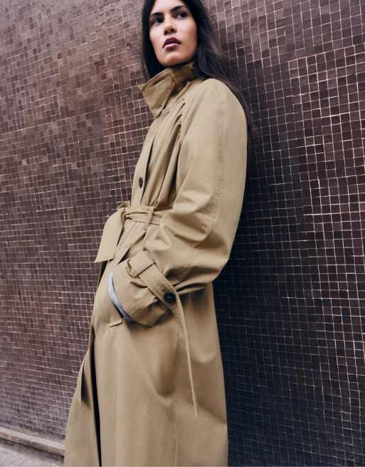 Bershka lange trenchcoat met plooien en riem in beige, 4 van 5