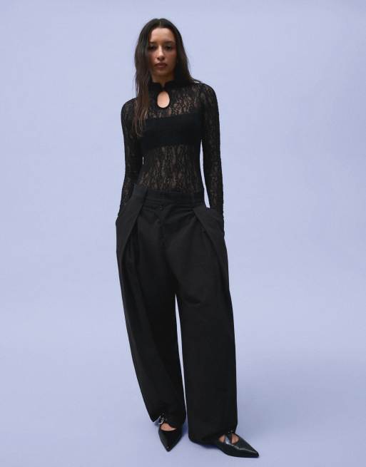 Bershka langærmet bodystocking i blonder med slids i halsudskæringen i sort, 2 af 6