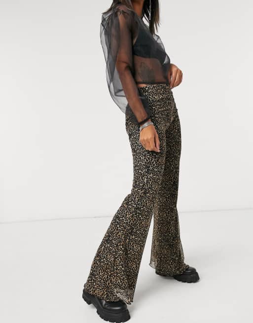 lago Titicaca Autorizar Almacén Bershka leopard print jersey flare pants in brown | ASOS