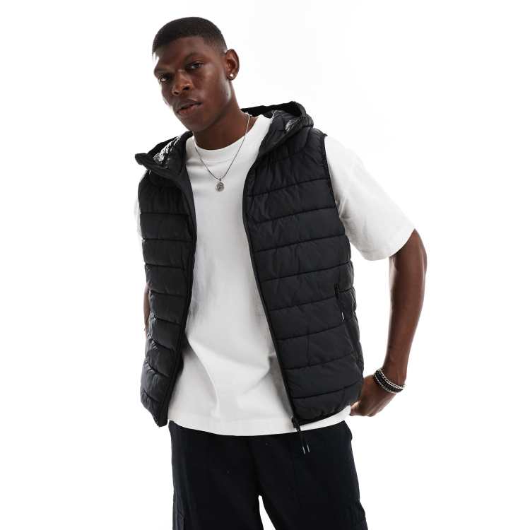 【BERSHKA】SLEEVELESS WITH HOOD ベルシュカ Lightweight puffer vest with hood - Men | Bershka