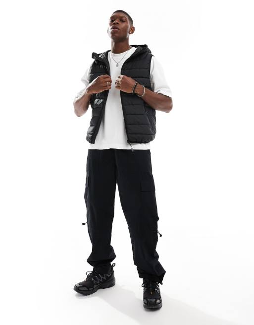【BERSHKA】SLEEVELESS WITH HOOD ベルシュカ Bershka lightweight hooded vest in black | ASOS