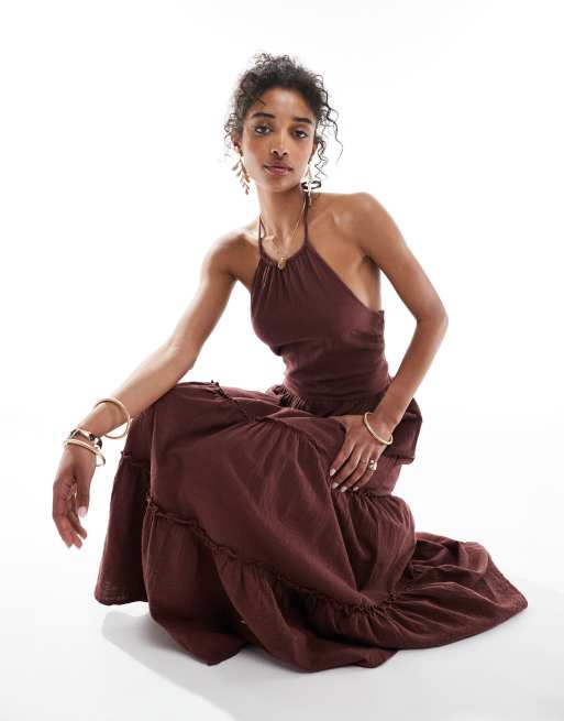 Bershka linen halterneck tiered maxi dress in chocolate, 3 of 4