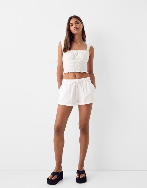 Bershka linen look tie waist shorts in white, 2 of 4