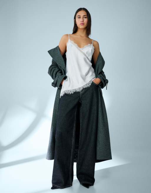 Bershka – Ljusblå, asymmetrisk topp i satin med smala axelband, 4 av 4