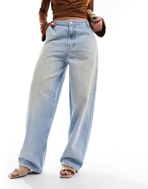 Bershka – Ljusblå, baggy jeans i skatermodell och smutsig tvätt