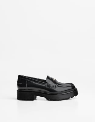 Bershka - Loafer in Schwarz mit dicker Sohle