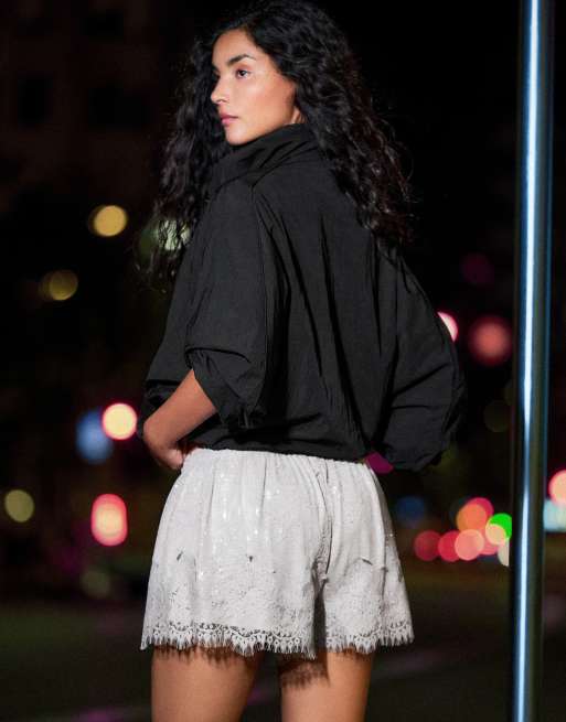 Bershka locker fallende Shorts mit Spitze und Pailletten in verwaschenem Grau, 3 von 5