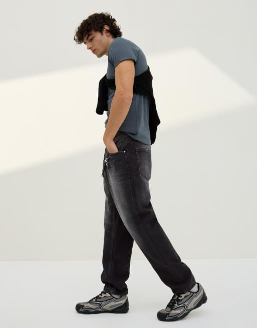 Bershka – Locker geschnittene Jeans in Schwarz, 4 von 4